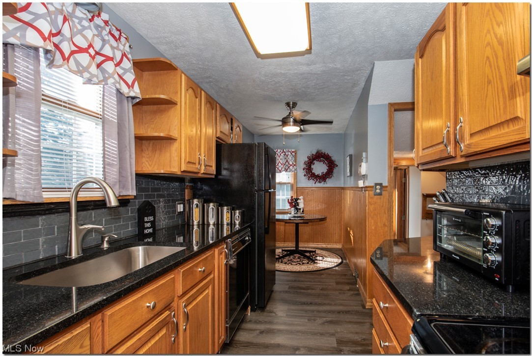 1383 Winston Road Cleveland, OH 44121 - Photo 14 of 35
