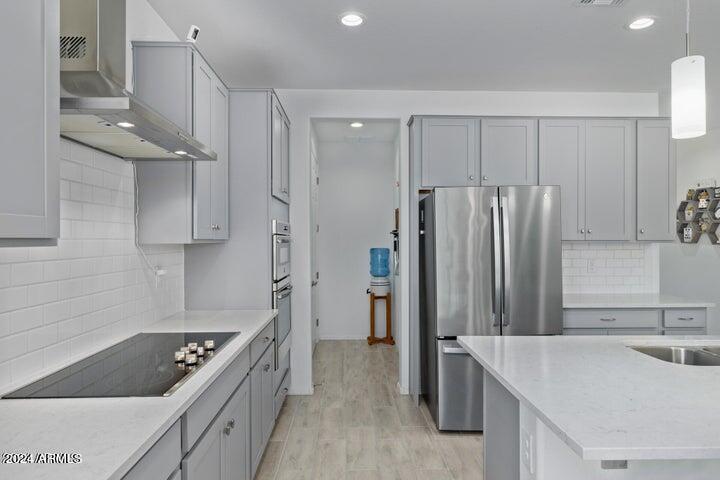 14599 West Wethersfield Road Surprise, AZ 85379 - Photo 9 of 40 Gourmet Kitchen