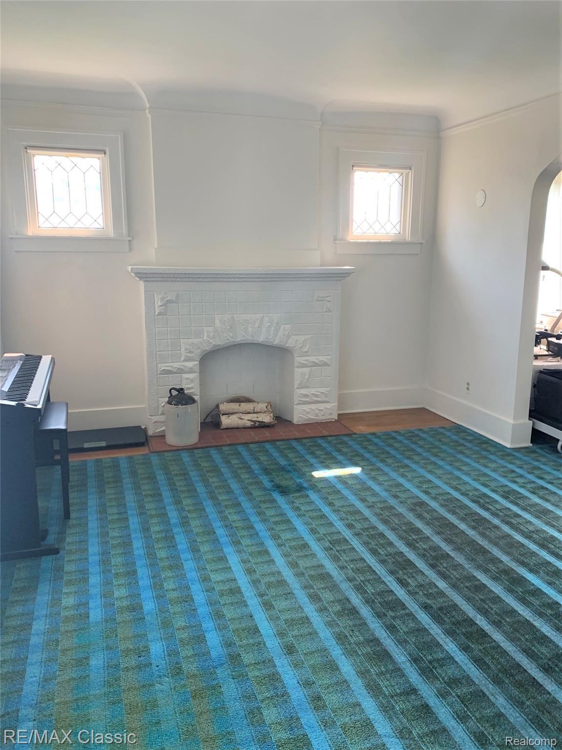 1441 Oxford Road Berkley, MI 48072 - Photo 13 of 28 2nd floor living room