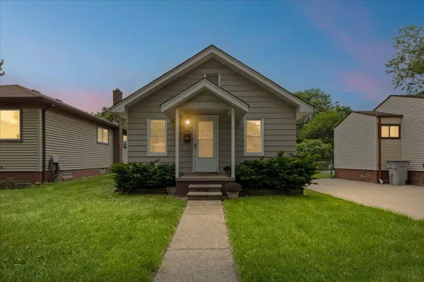 $135,000 | 445 West Milton Avenue, Hazel Park, MI 48030