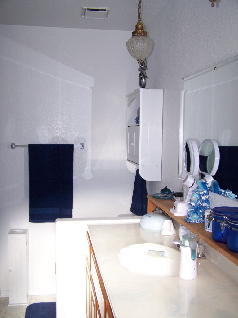 9287 Stillwater Road Redding, CA 96002 - Photo 6 of 12 master bath