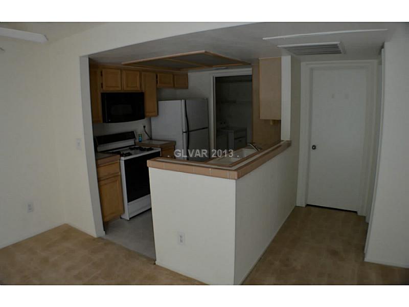 7100 West Pirates Cove Road, Unit 2046 Las Vegas, NV 89145 - Photo 7 of 16 Kitchen.