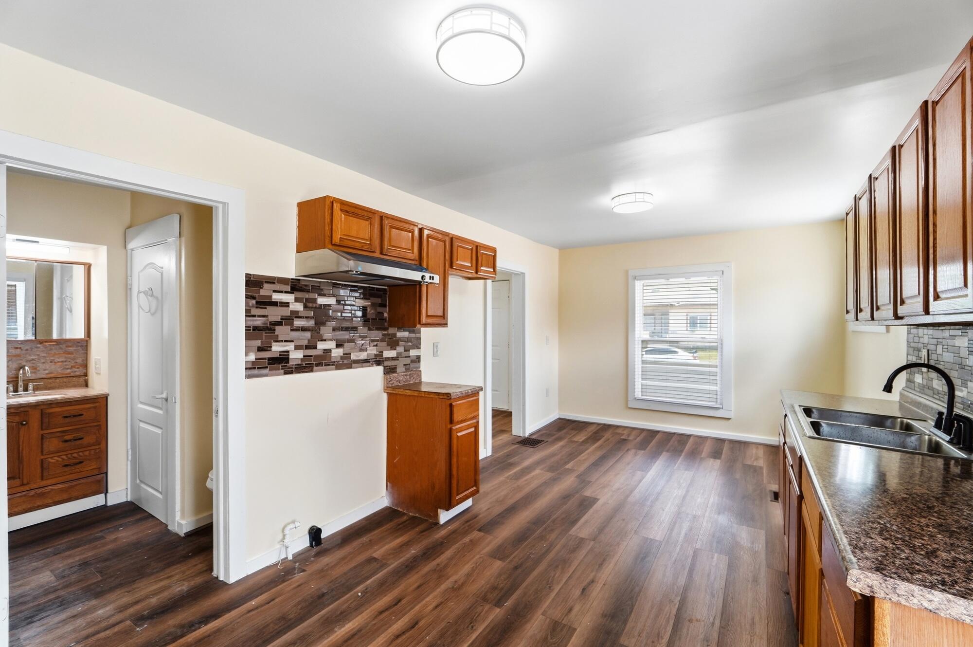 2015 Clifton Avenue Springfield, OH 45505 - Photo 12 of 56 059