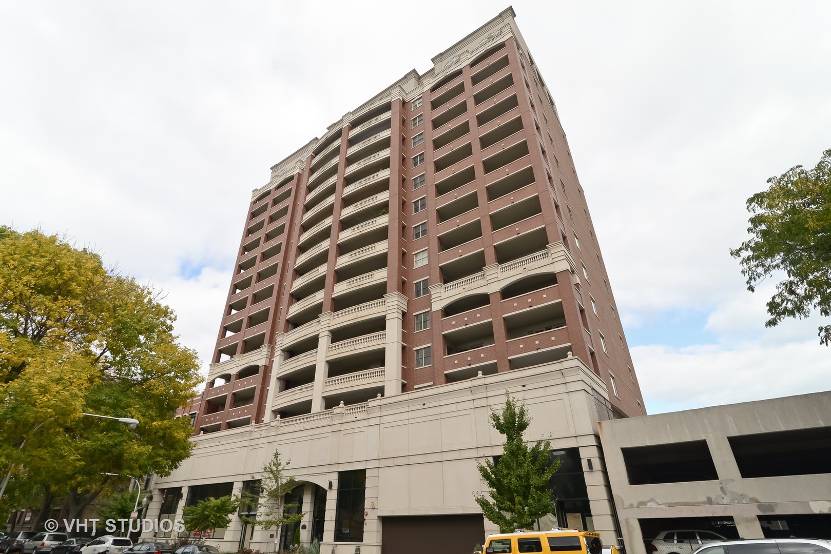 828 West Grace Street, Unit 702 Chicago, IL 60613 - Photo 1 of 13