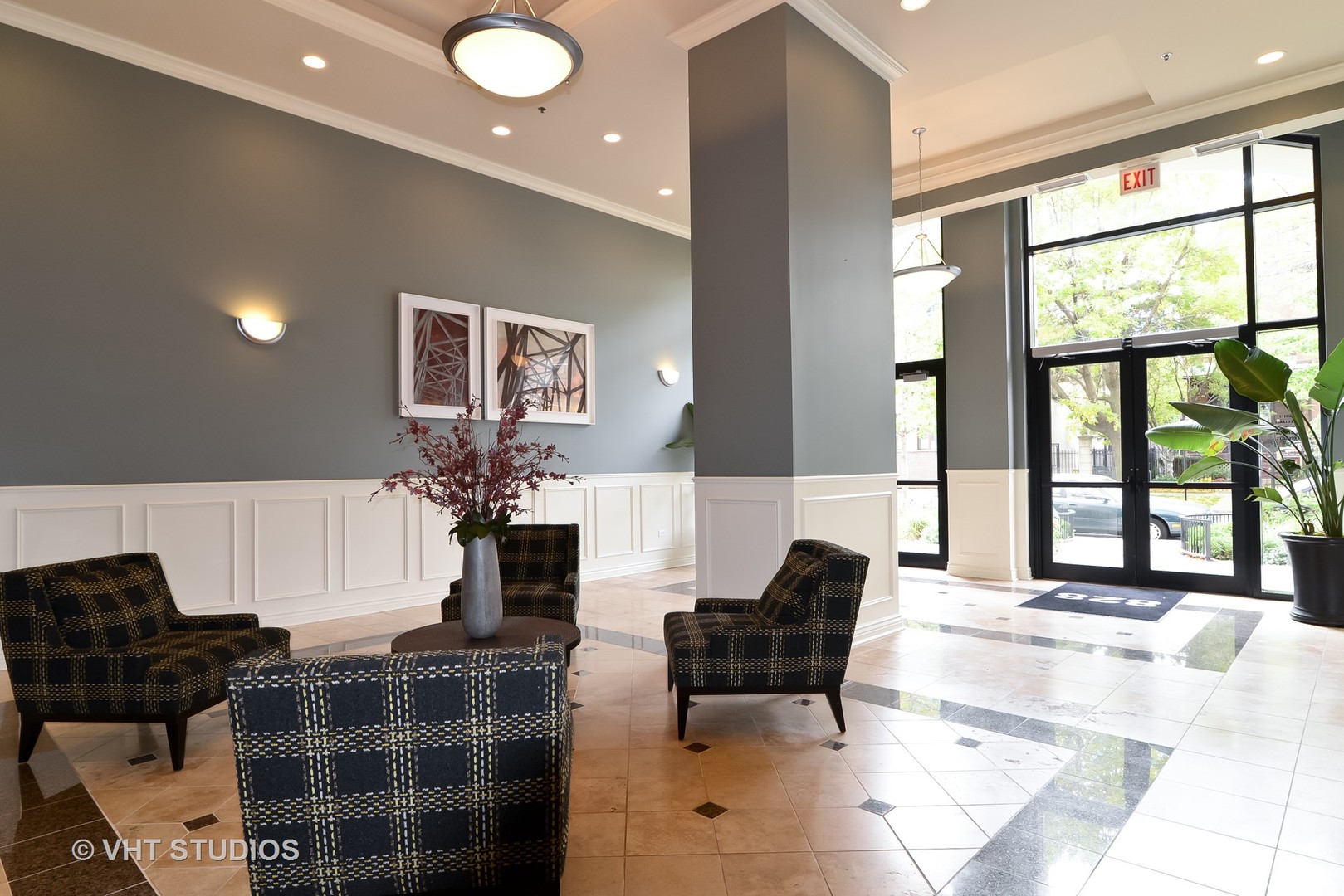 828 West Grace Street, Unit 702 Chicago, IL 60613 - Photo 2 of 13