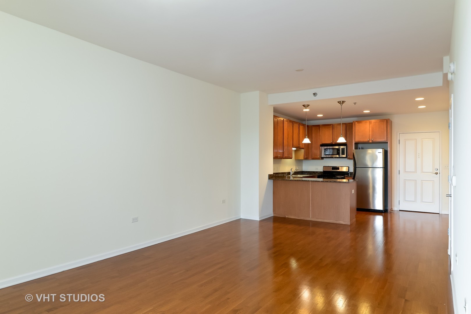 828 West Grace Street, Unit 702 Chicago, IL 60613 - Photo 5 of 13