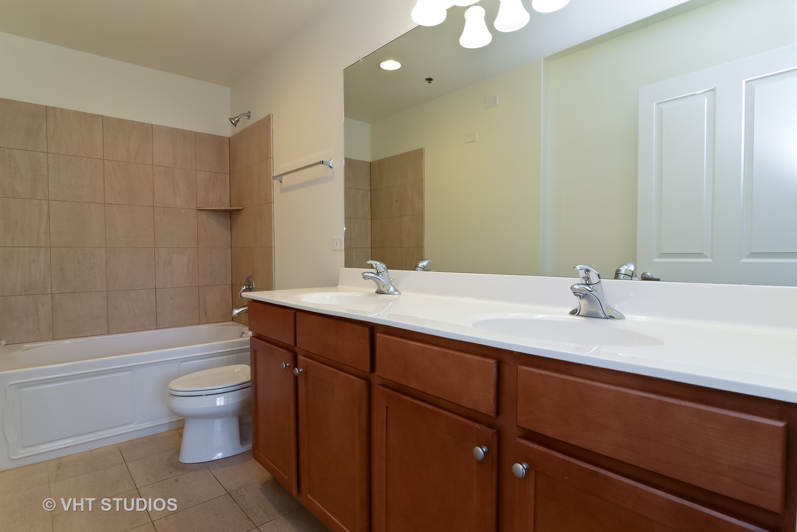 828 West Grace Street, Unit 702 Chicago, IL 60613 - Photo 7 of 13