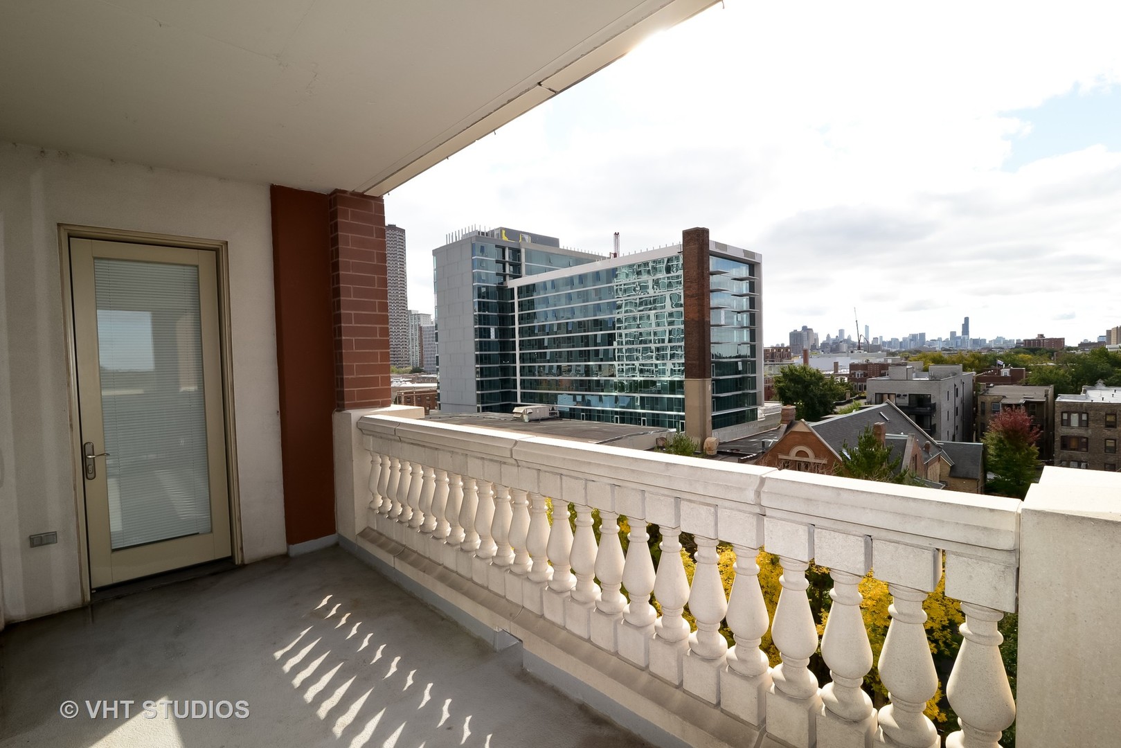 828 West Grace Street, Unit 702 Chicago, IL 60613 - Photo 10 of 13