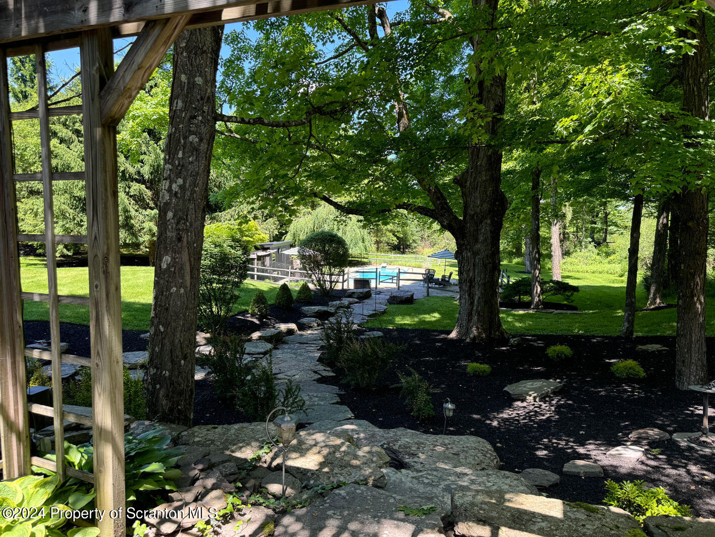 107 Craig Road Dalton, PA 18414 - Photo 29 of 38 Gallery Image 29