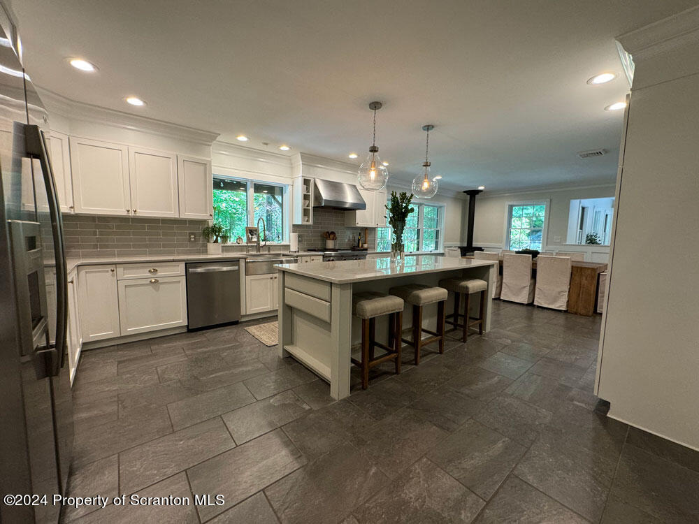 107 Craig Road Dalton, PA 18414 - Photo 6 of 38 Gallery Image 6