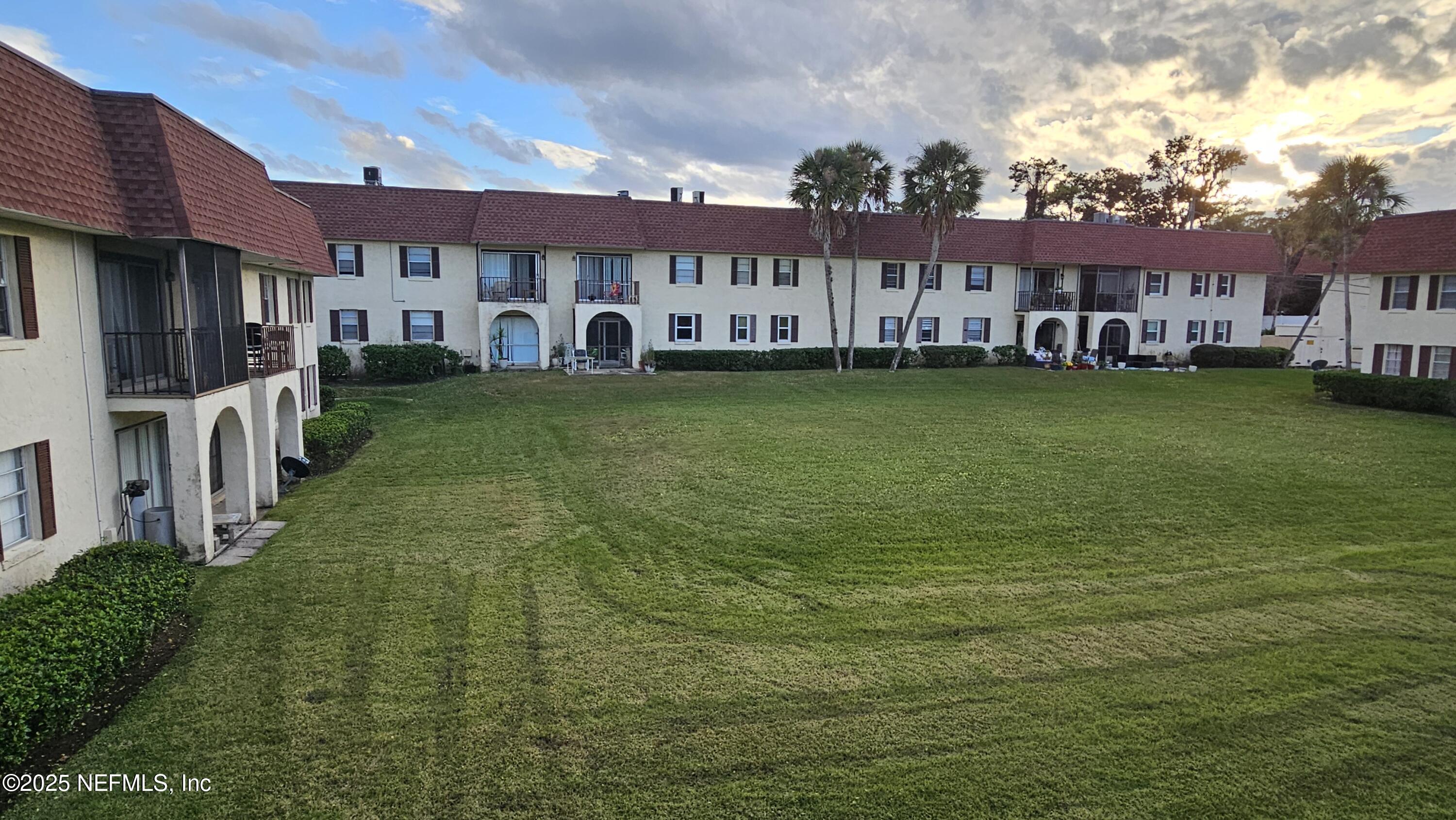 1540 El Prado Road, Unit 4 Jacksonville, FL 32216 - Photo 22 of 24 Court Yard