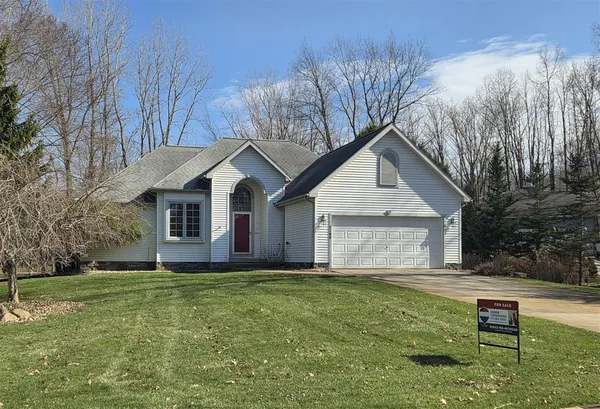 $350,000 | 2205 Lake Wood Drive, Jackson, MI 49203