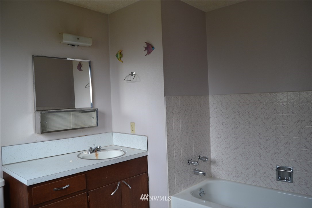 13423 West Cloquallum Road Elma, WA 98541 - Photo 14 of 19 Gallery Image 14
