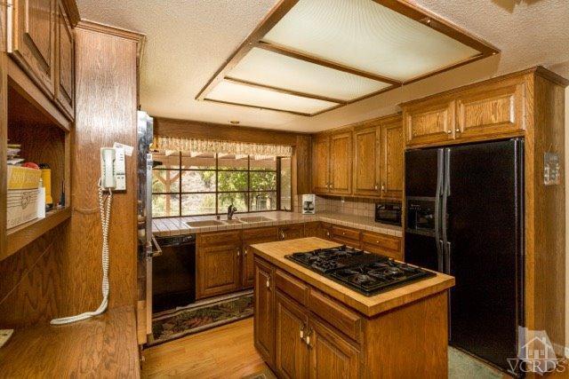 1230 Rambling Road Simi Valley, CA 93065 - Photo 10 of 78 Additional Photo