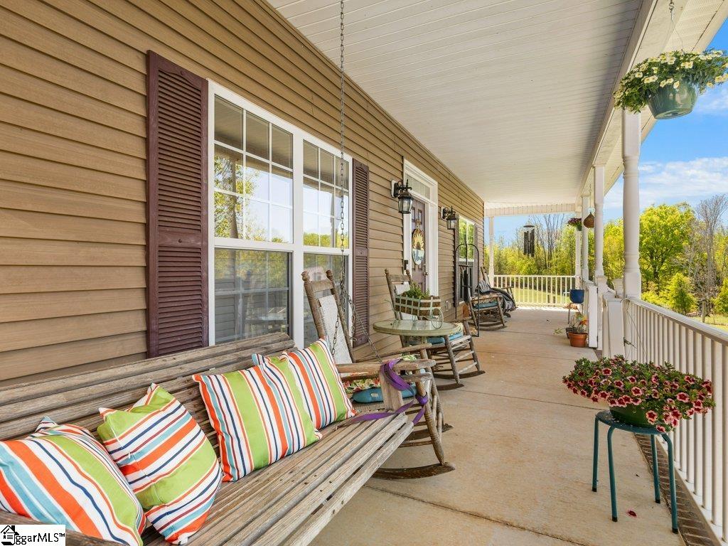 510 Cole Road Campobello, SC 29322 - Photo 7 of 48