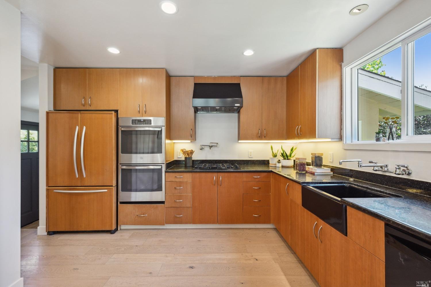 340 Ironstone Court San Rafael, CA 94903 - Photo 15 of 48