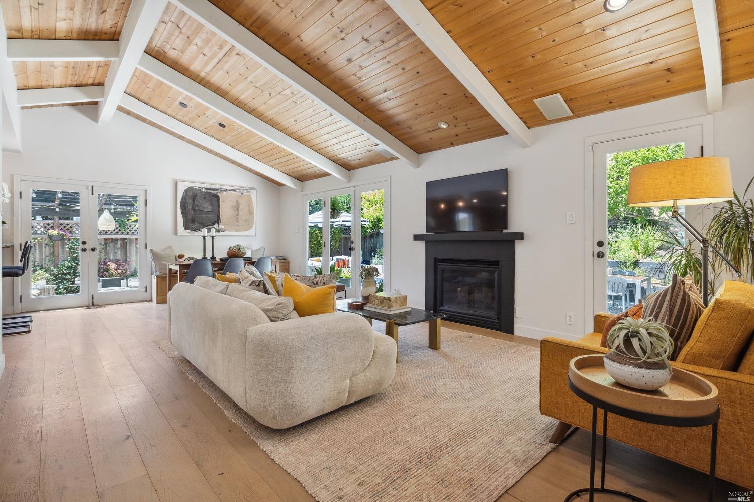 340 Ironstone Court San Rafael, CA 94903 - Photo 9 of 48