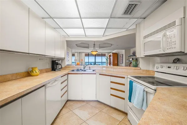 $5,000 | 1310 Gulf Boulevard, Unit 10D, Clearwater Beach, FL 33767