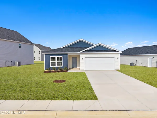 $316,625 | 613 South Squires Run Lane, Richlands, NC 28574