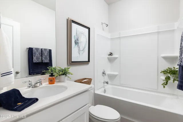 $316,625 | 613 South Squires Run Lane, Richlands, NC 28574