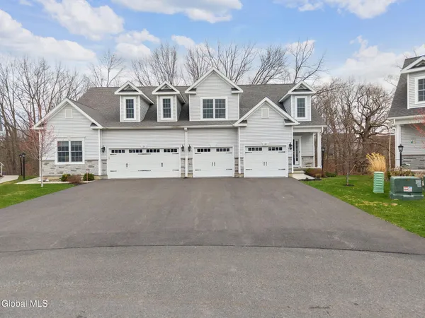 $499,900 | 33 Joshua Place, Bethlehem, NY 12077