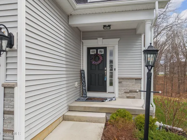 $499,900 | 33 Joshua Place, Bethlehem, NY 12077