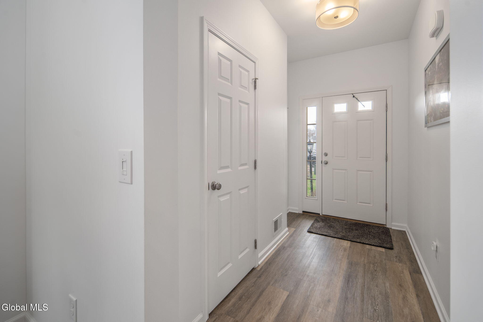 33 Joshua Place Bethlehem, NY 12077 - Photo 3 of 30 4-33JoshuaPl_04