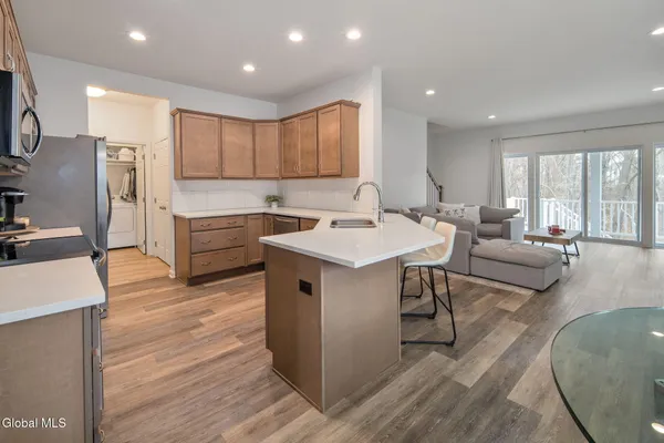 $499,900 | 33 Joshua Place, Bethlehem, NY 12077