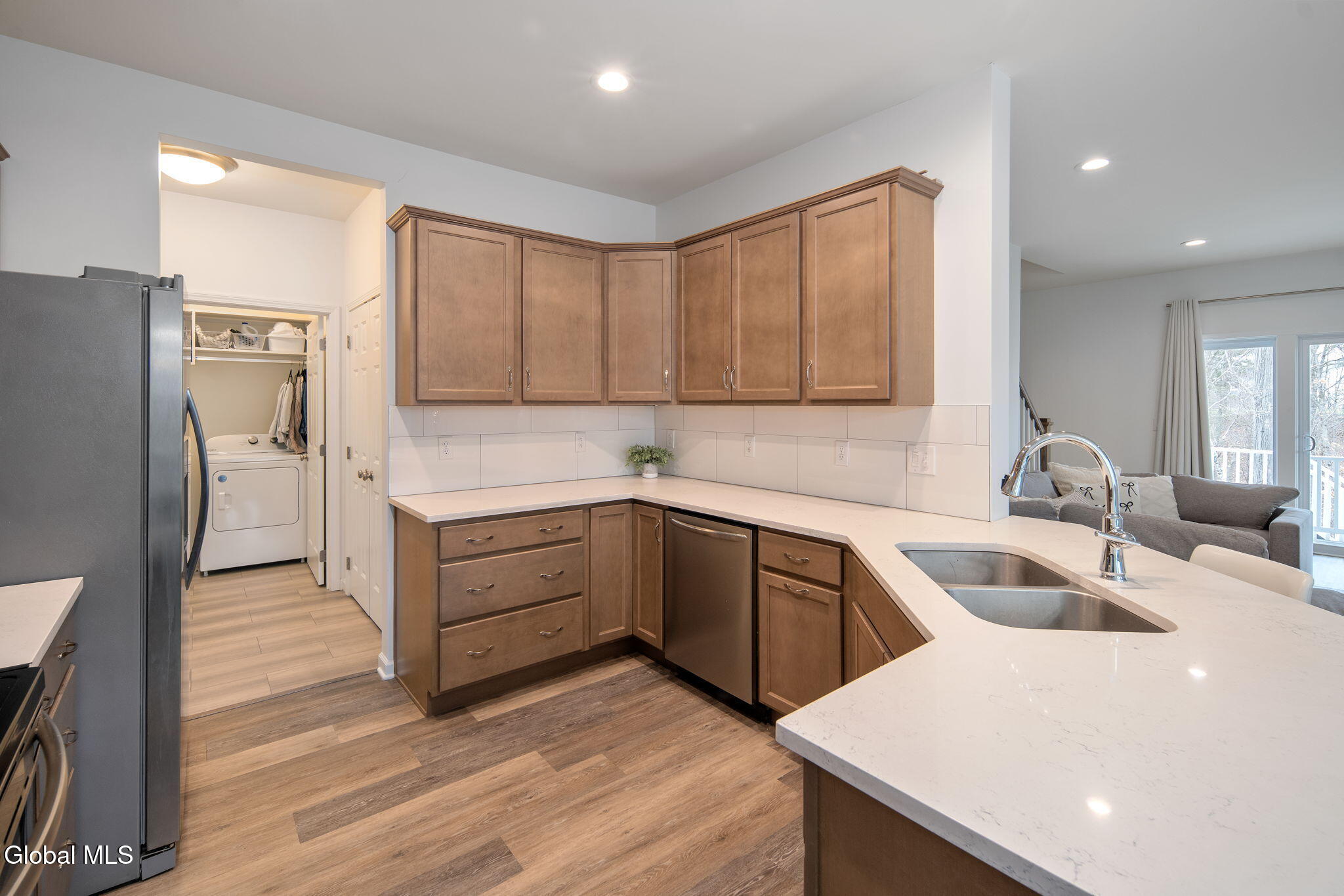 33 Joshua Place Bethlehem, NY 12077 - Photo 5 of 30 10-33JoshuaPl_10
