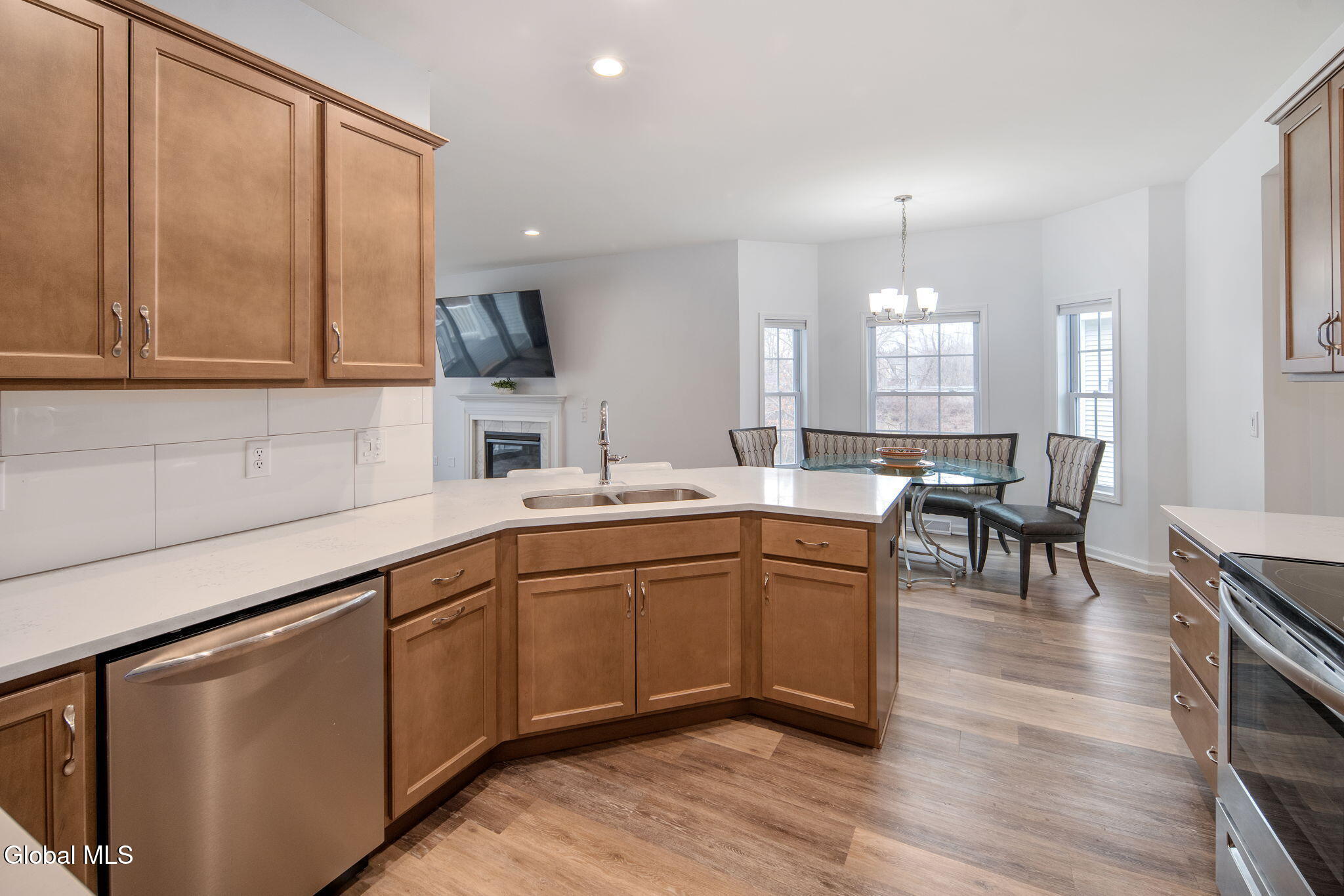 33 Joshua Place Bethlehem, NY 12077 - Photo 7 of 30 8-33JoshuaPl_08