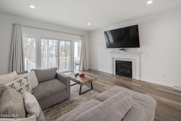 $499,900 | 33 Joshua Place, Bethlehem, NY 12077