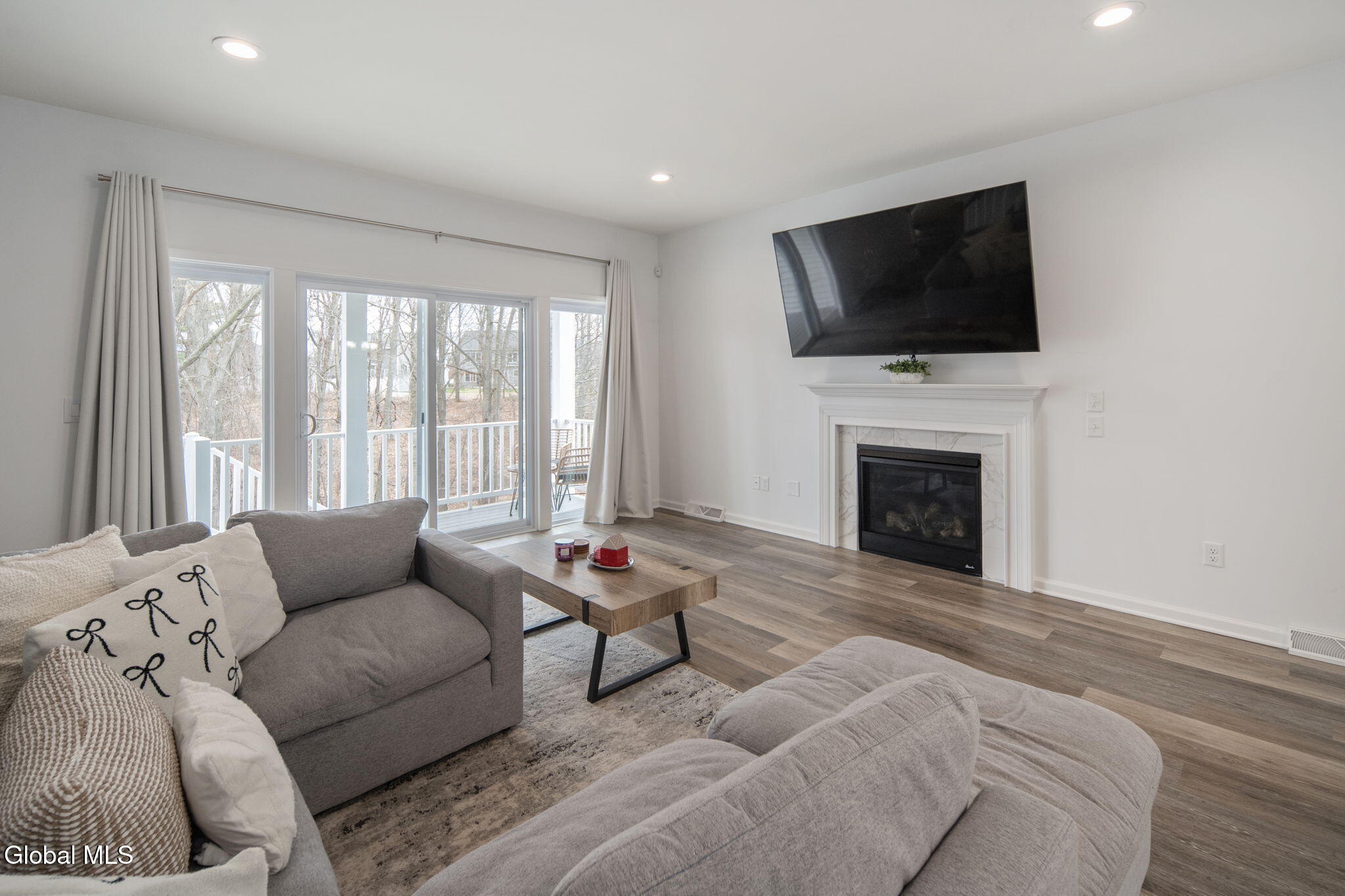33 Joshua Place Bethlehem, NY 12077 - Photo 10 of 30 15-33JoshuaPl_15