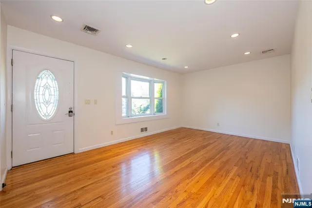 $774,700 | 43 Graydon Terrace, Clifton, NJ 07013