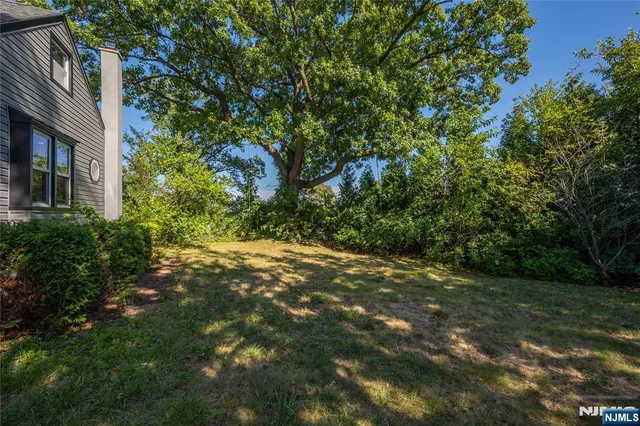 $774,700 | 43 Graydon Terrace, Clifton, NJ 07013