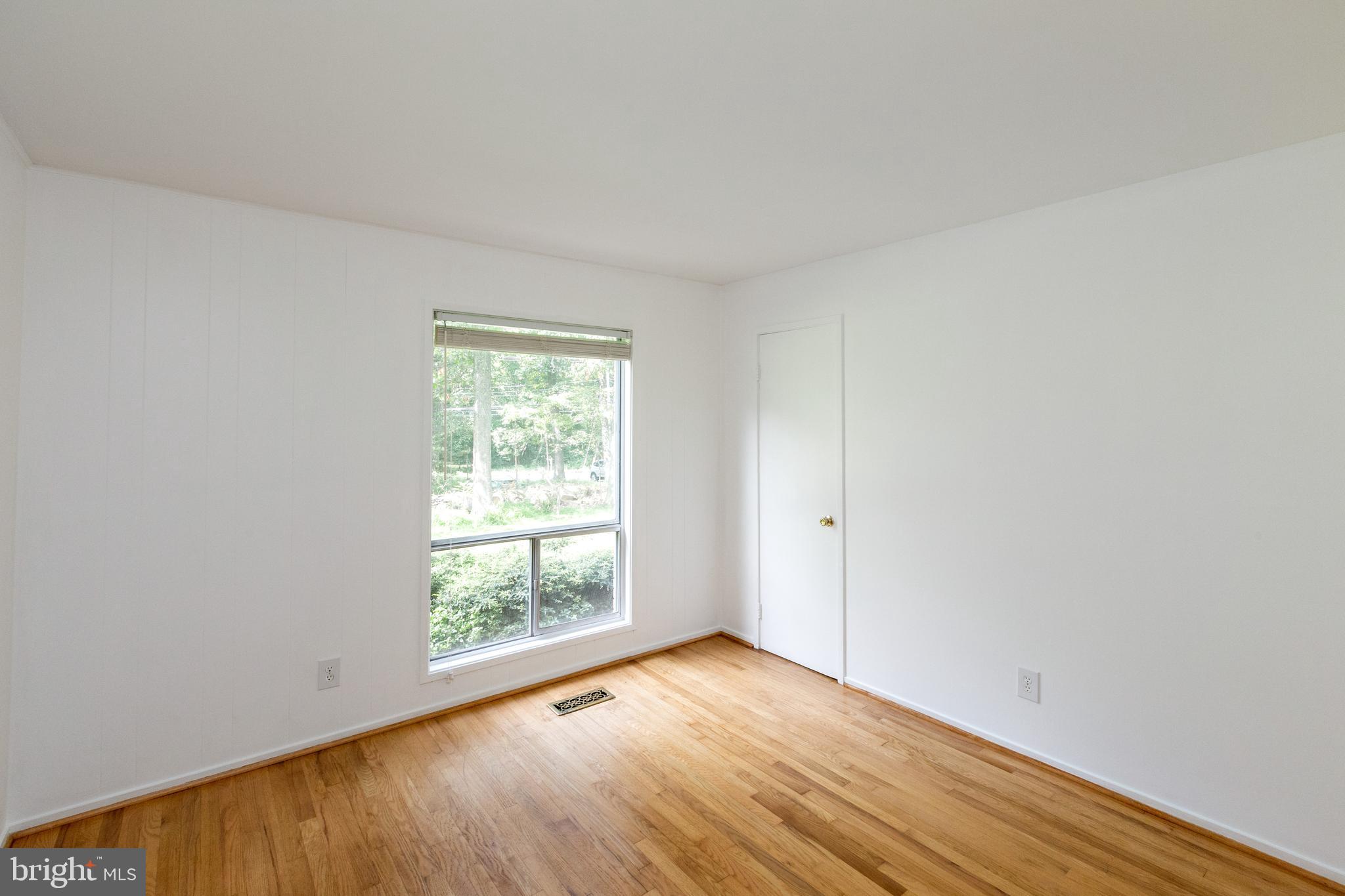 11705 Vale Road Oakton, VA 22124 - Photo 18 of 41