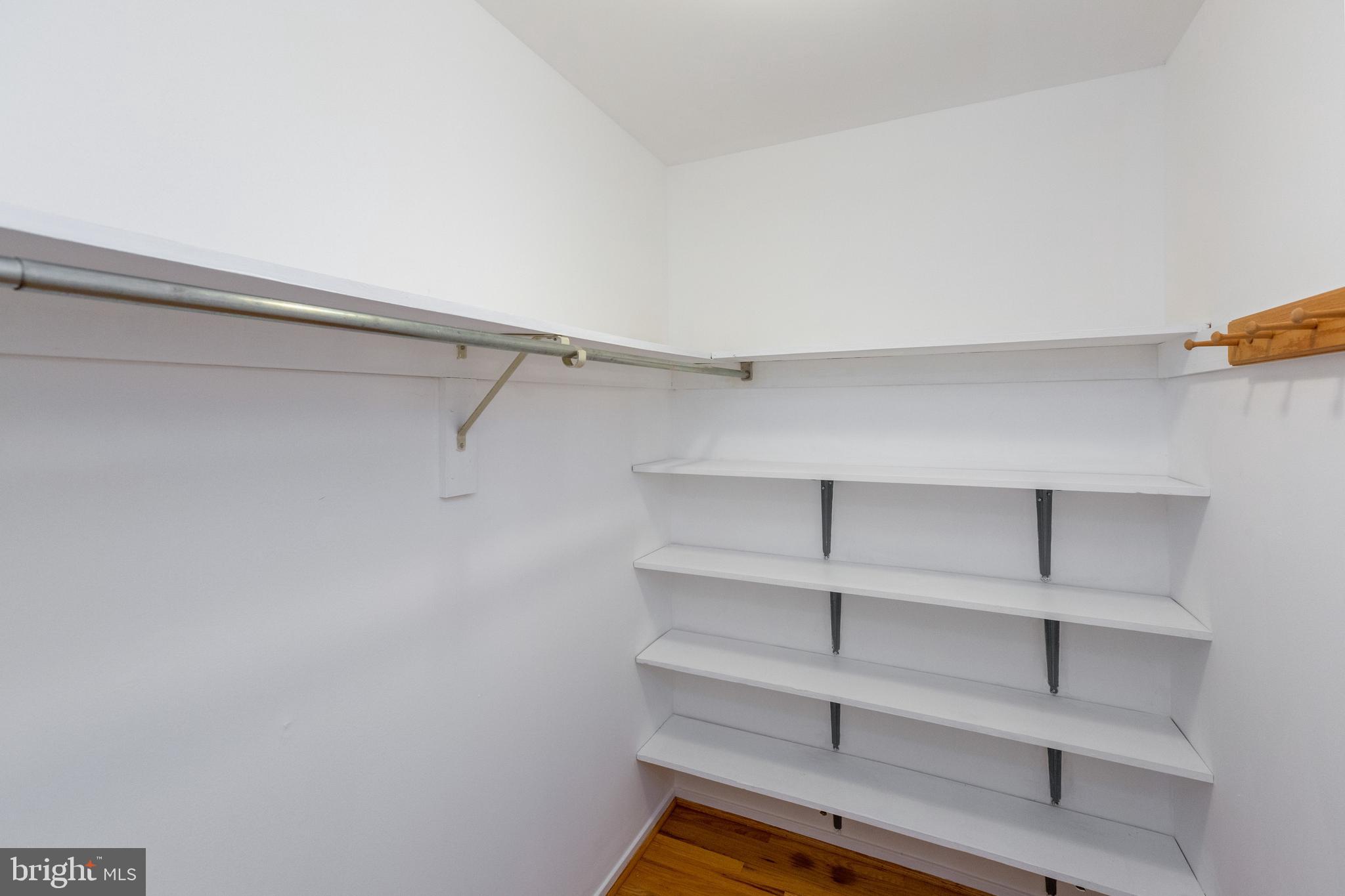 11705 Vale Road Oakton, VA 22124 - Photo 22 of 41