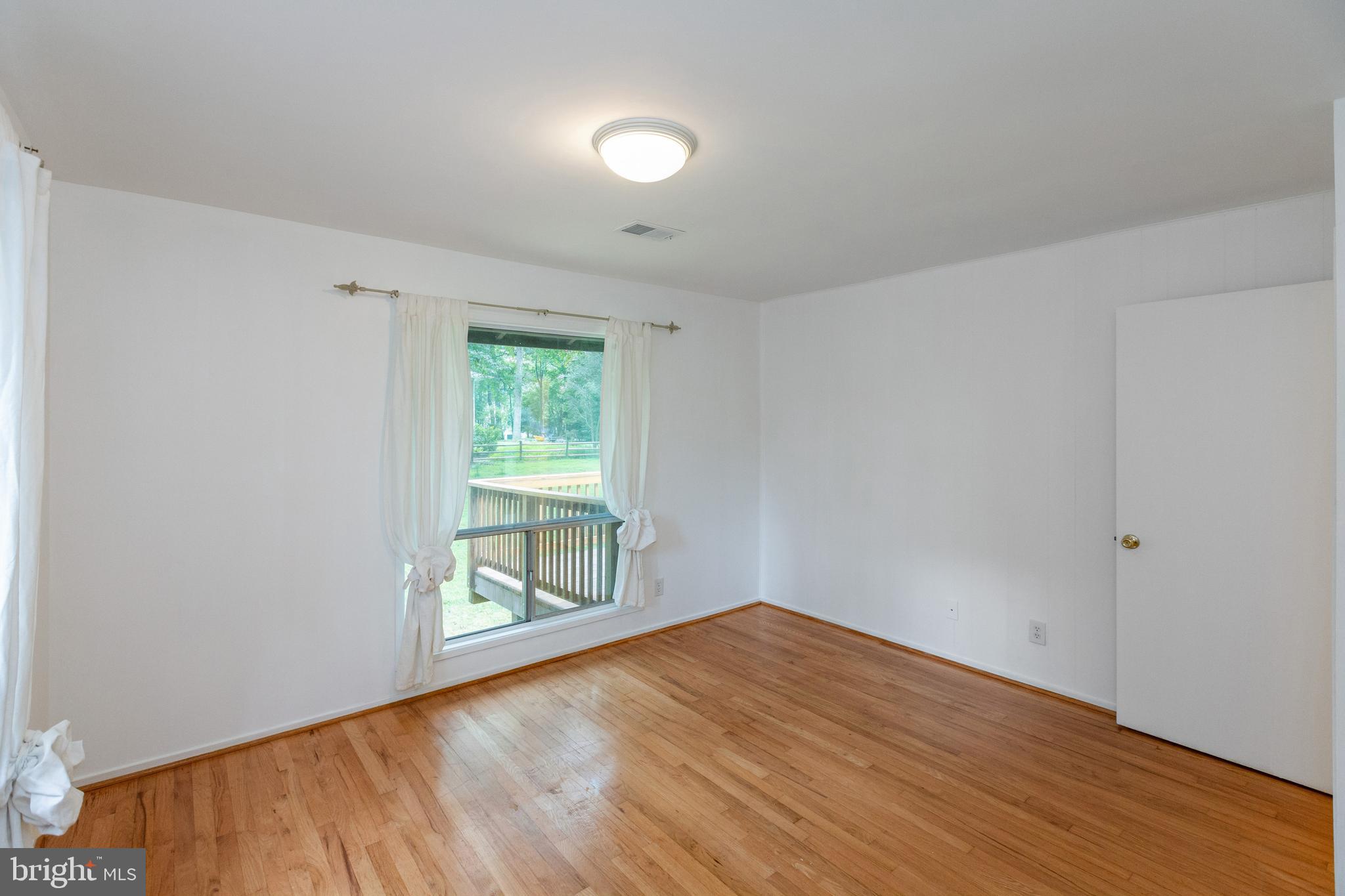 11705 Vale Road Oakton, VA 22124 - Photo 30 of 41