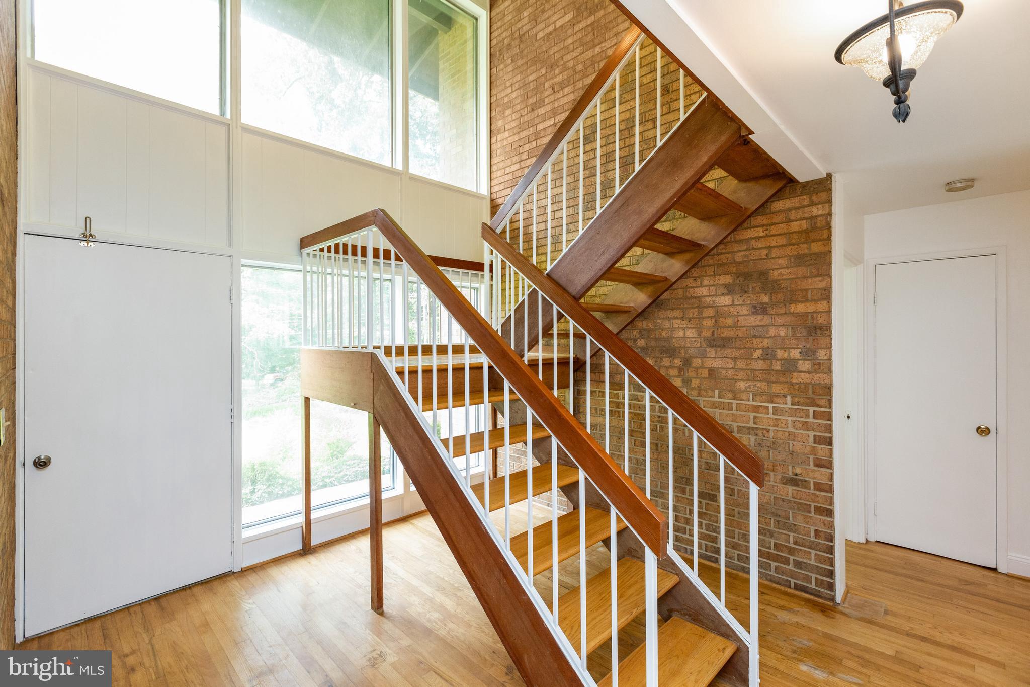 11705 Vale Road Oakton, VA 22124 - Photo 4 of 41