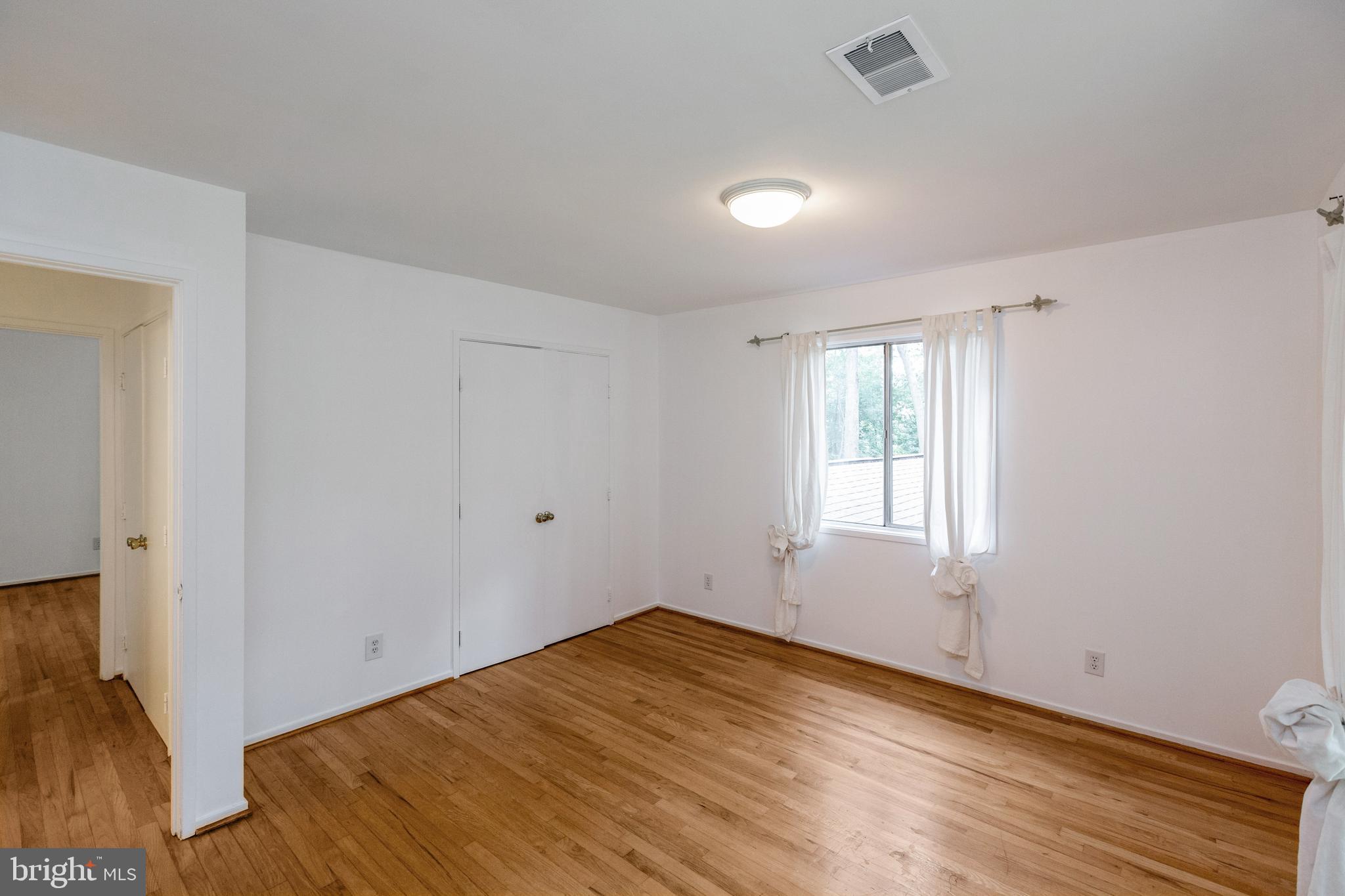 11705 Vale Road Oakton, VA 22124 - Photo 31 of 41