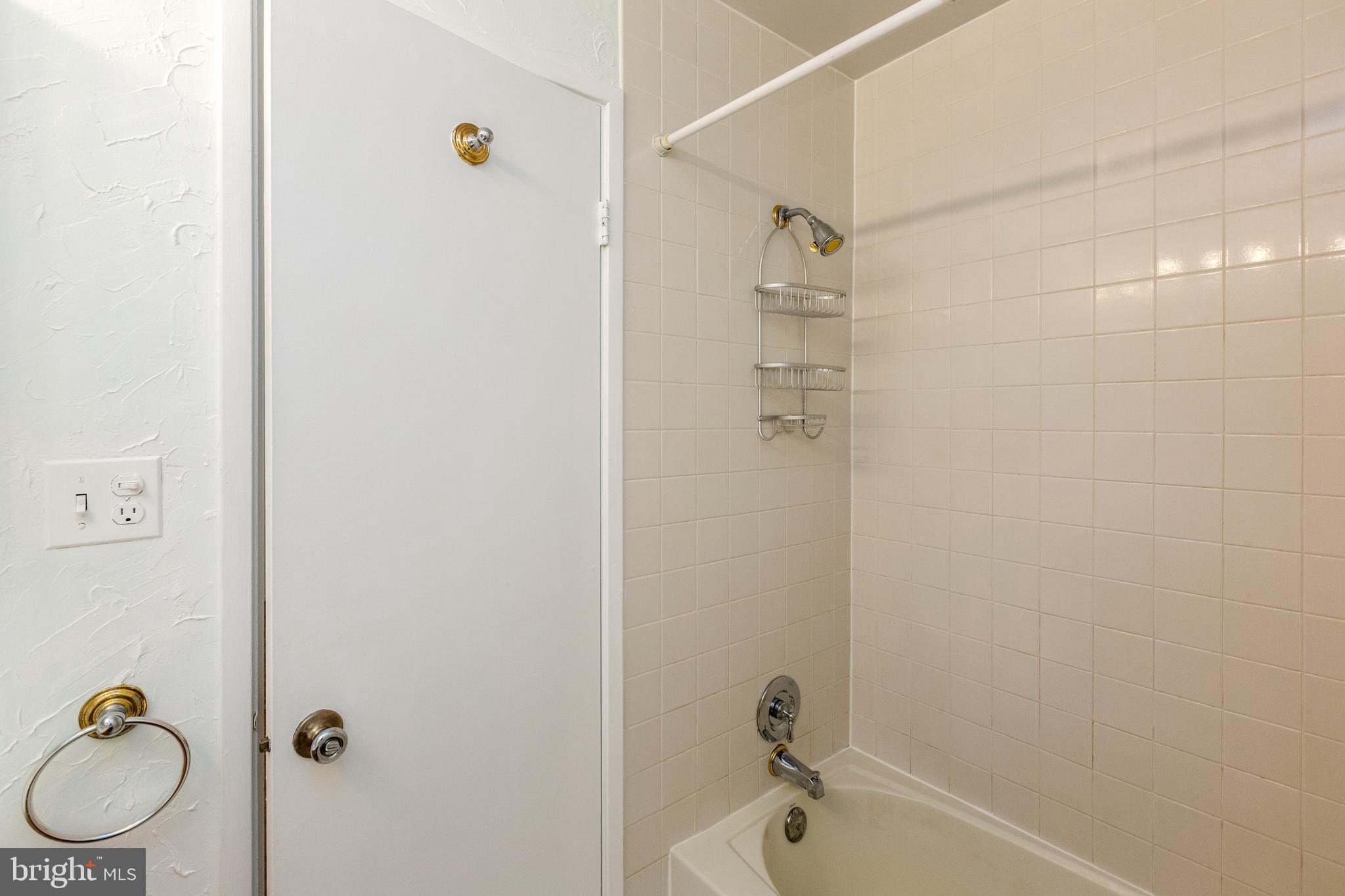 11705 Vale Road Oakton, VA 22124 - Photo 33 of 41