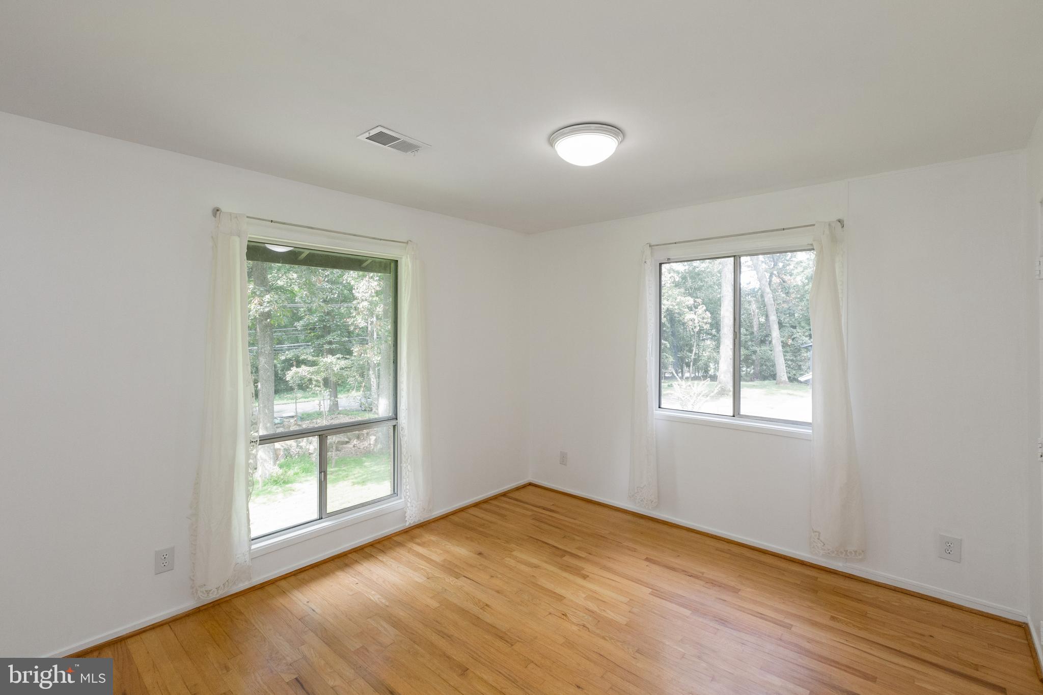 11705 Vale Road Oakton, VA 22124 - Photo 35 of 41