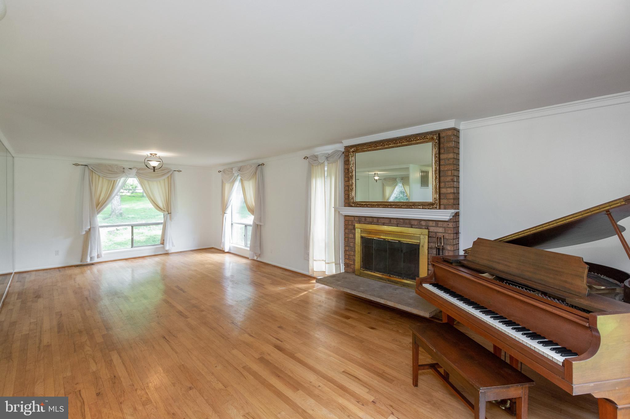 11705 Vale Road Oakton, VA 22124 - Photo 6 of 41