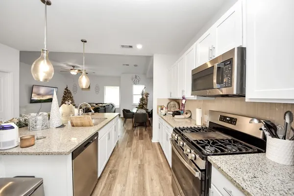 $2,500 | 9447 Klein Lane, Houston, TX 77044