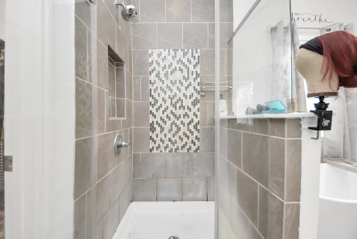 9447 Klein Lane Houston, TX 77044 - Photo 27 of 41 a bathroom with a shower