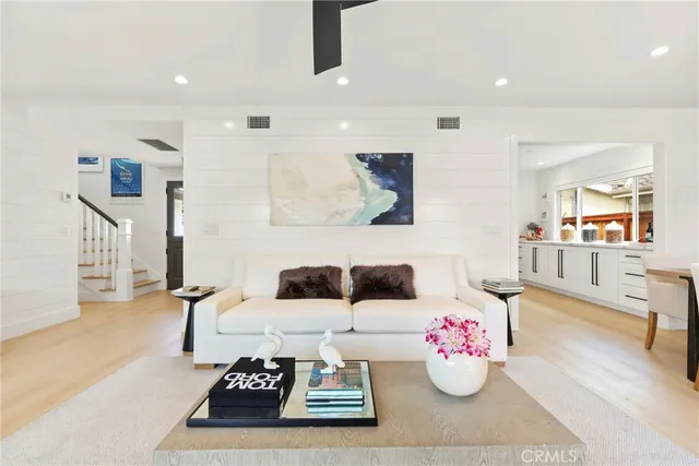 $3,200,000 | 2316 La Linda Place, Newport Beach, CA 92660