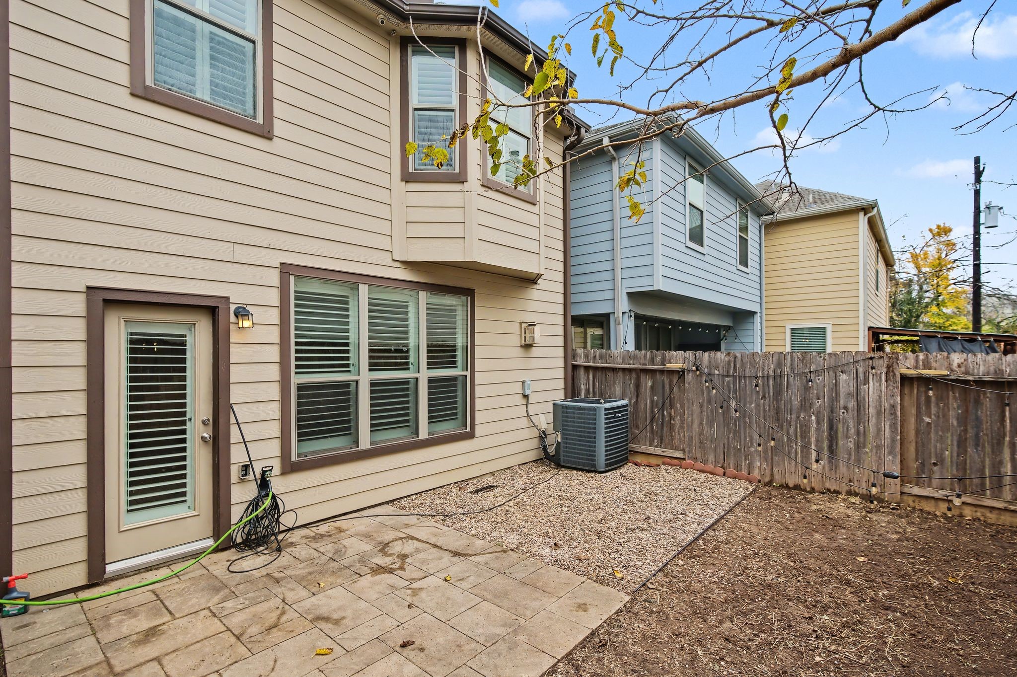 5205 Larkin Street Houston, TX 77007 - Photo 35 of 38 a view of a house with a sink