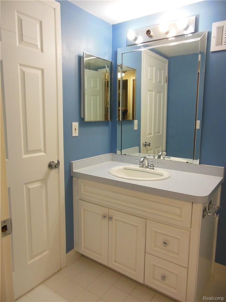 1695 Riverside Drive, Unit 11 Rochester, MI 48309 - Photo 10 of 30 riverside 008.JPG