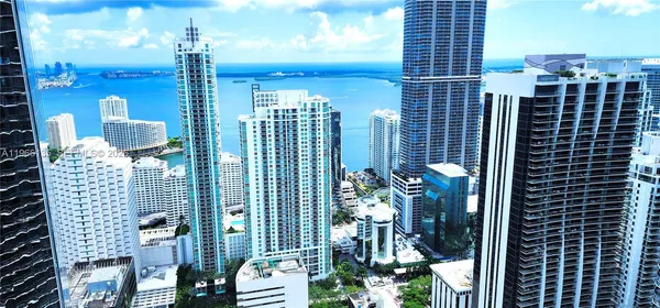 $4,950 | 45 Southwest 9th Street, Unit 2108, Miami, FL 33130