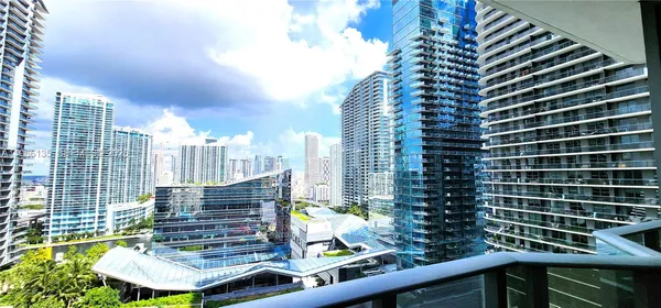 $4,950 | 45 Southwest 9th Street, Unit 2108, Miami, FL 33130