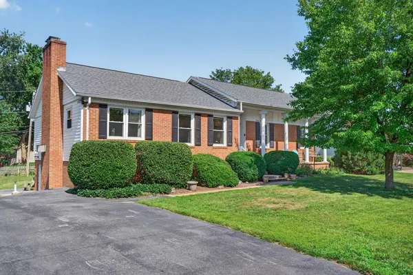 $399,900 | 1126 Woodleigh Court, Harrisonburg, VA 22802